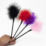 Sex Toy Adult Sex Tickler Fun Feather Brush Couple Flirting Soft Feather Scratching Sex Feathers Ticker Adult Role Playing Toys (Black)