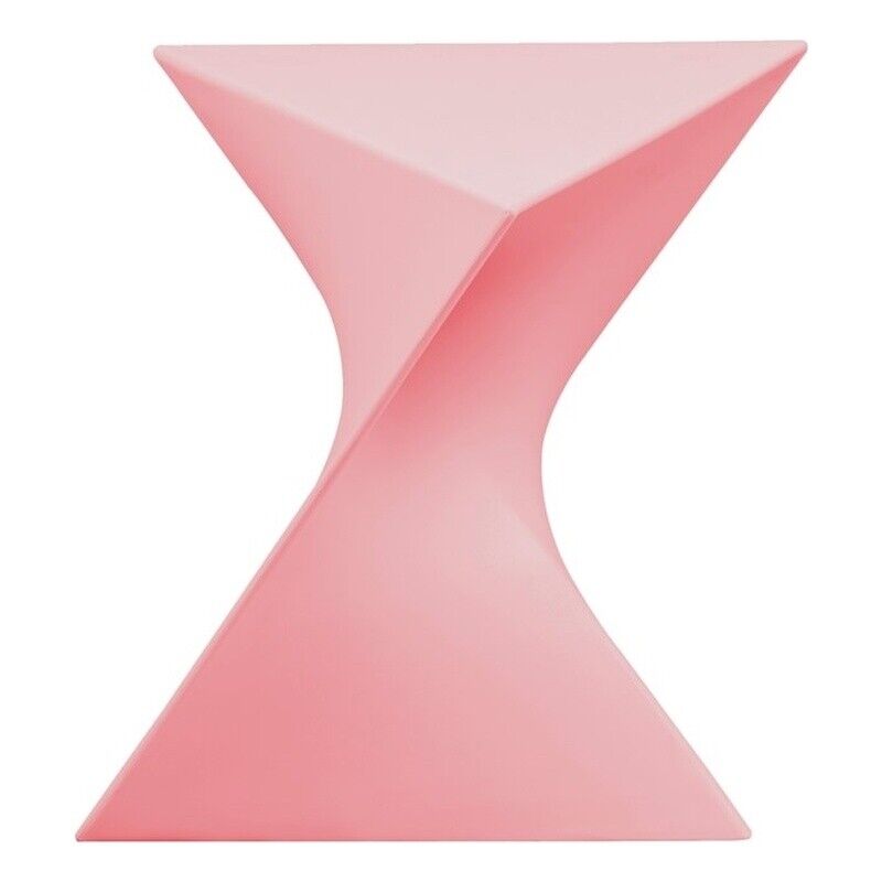 LeisureMod Randolph Modern Plastic Triangle End Table in Pink