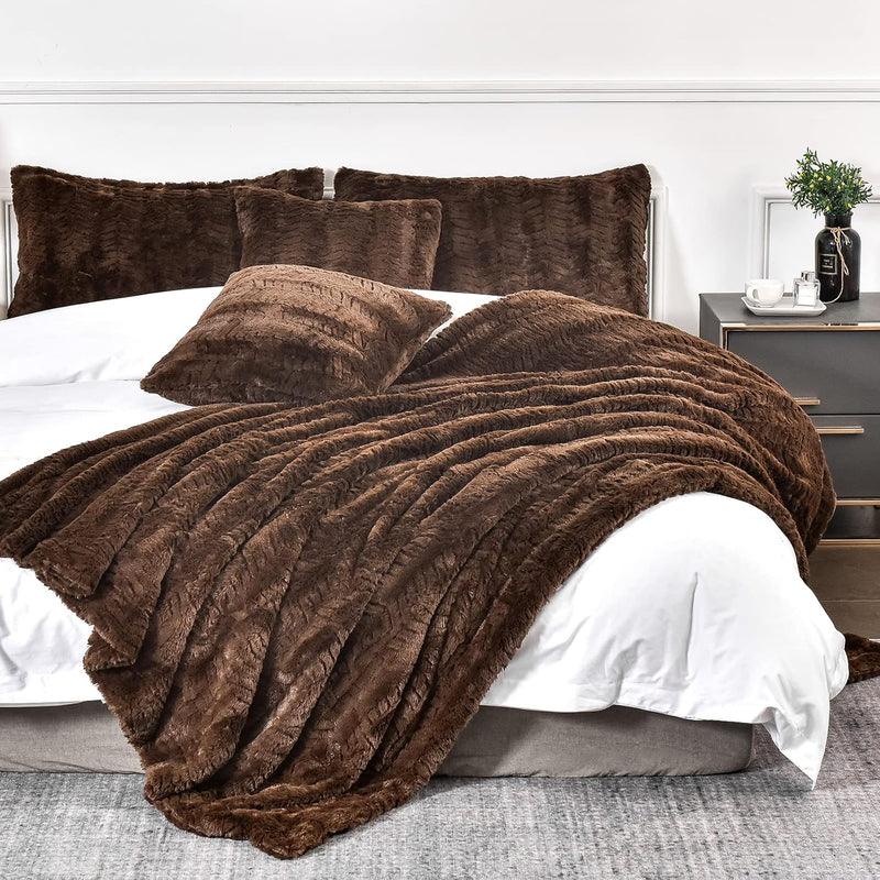 Luxury Faux Fur Blanket,Soft Fuzzy Fluffy Cozy Blanket Plush Furry Comfy Warm