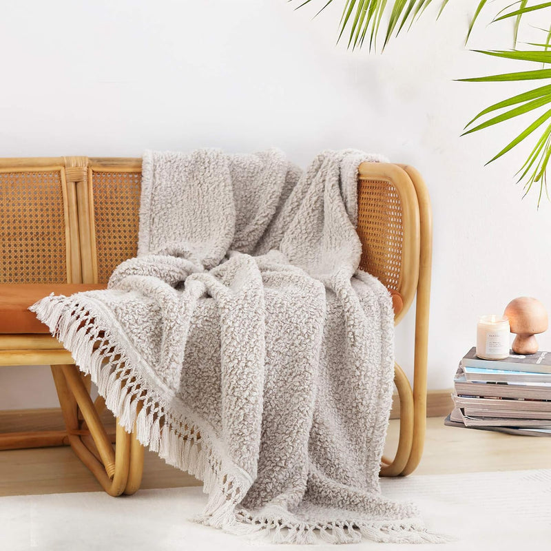 Ultra Soft Cozy Sherpa Throw Blanket, Light Weight Warm Decorative Throw Blank