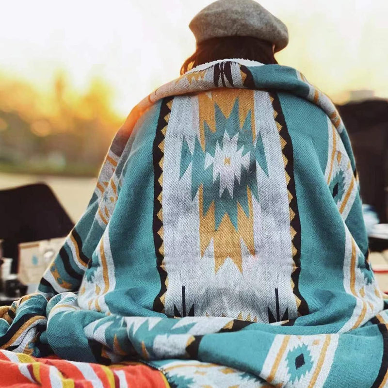 Aztec Patterned Throw Blanket With Soft Sherpa Lining, Traditional Southwester