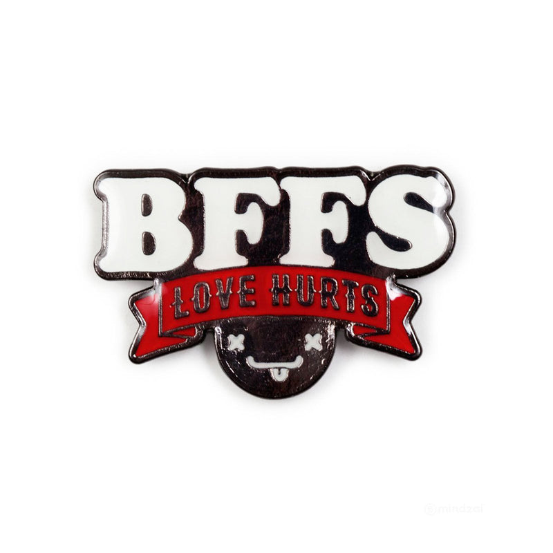 Kidrobot BFFS Love Hurts Logo Enamel Pin NEW In Stock Travis Cain BFFs